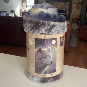 NWT Wolf & Moon Rachelle Sherpa Extra Long Throw